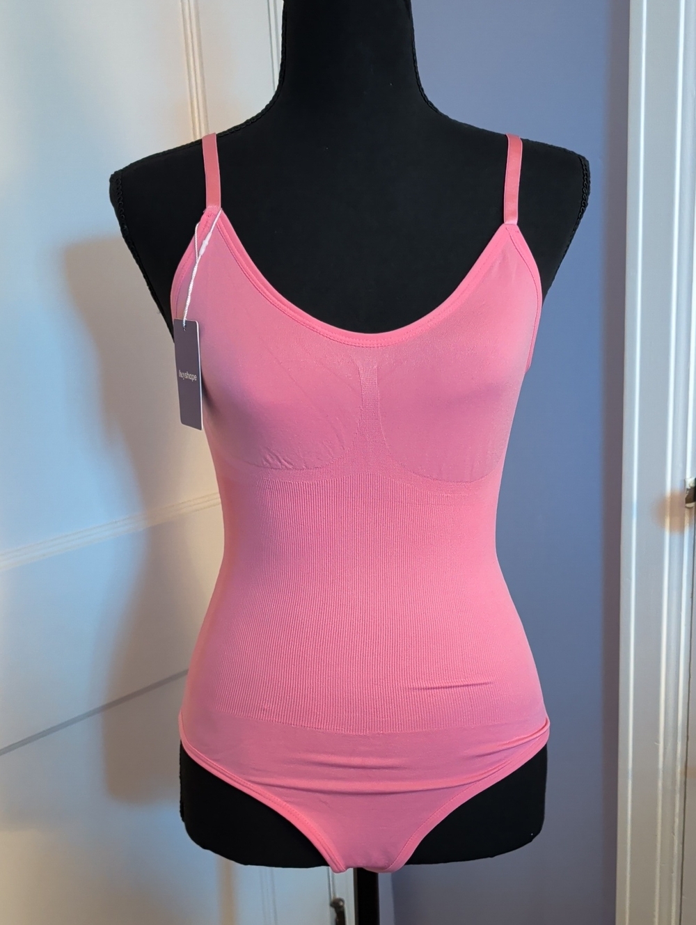 HeyShape NWT 🏷️ Seamless Pink Cami Bodysuit Thong